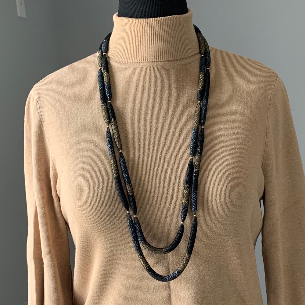 🌷Chico’s blue and gold necklace 🌷